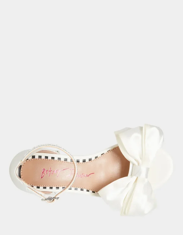 Betsey Johnson Kids' Maddy Ivory New